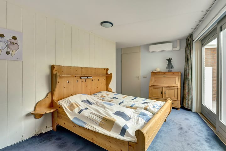 Photo 13 of Diana 23