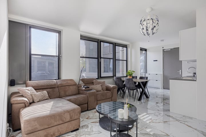 Foto 1 van Burgemeester Elsenlaan 323-F004