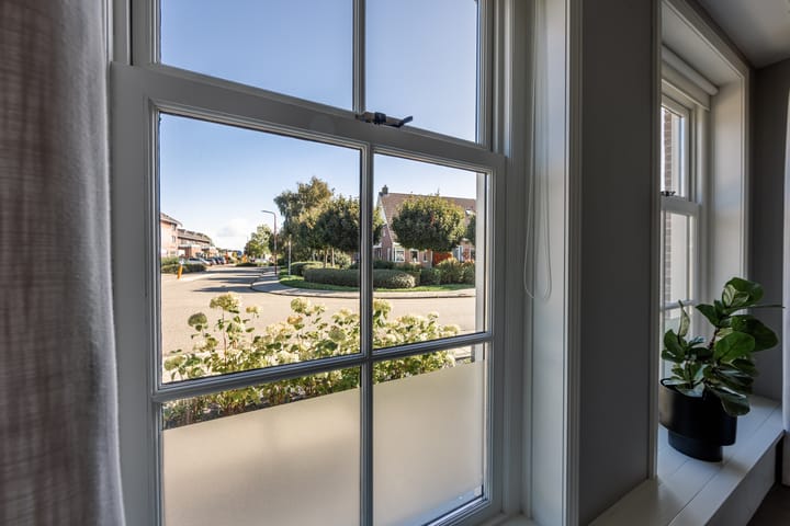 Foto 12 van Buren 27