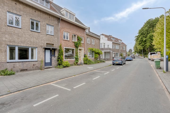 Foto 27 van Athoslaan 53