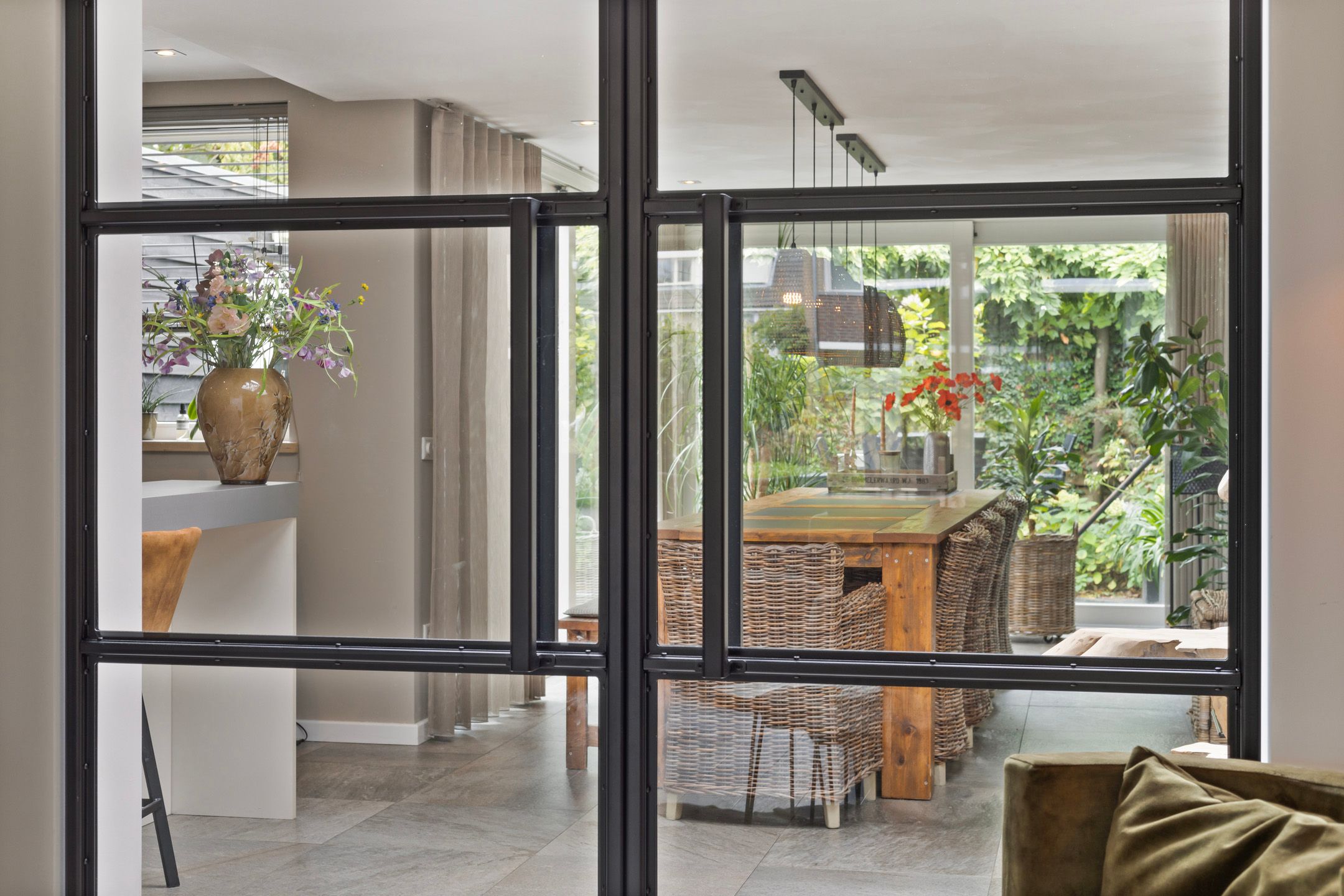 Foto 15 van Roerlaan 25