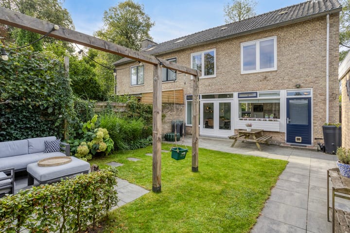 Photo 32 of Ereprijsstraat 4