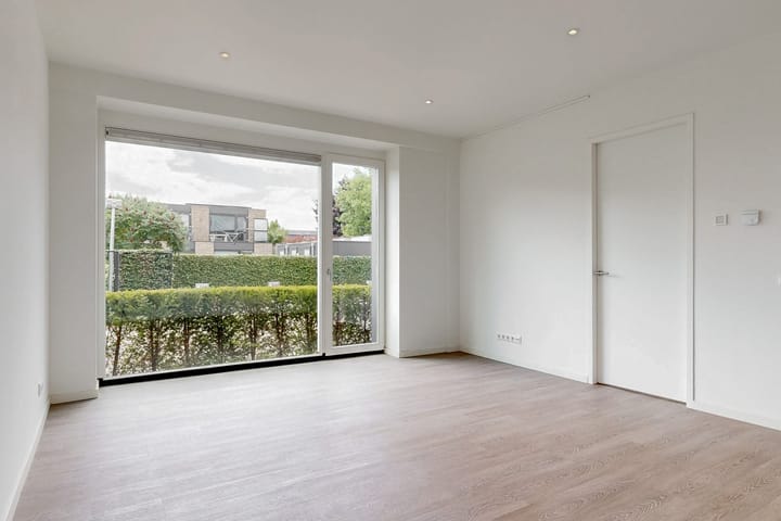 Foto 5 van Julianalaan 15-A6