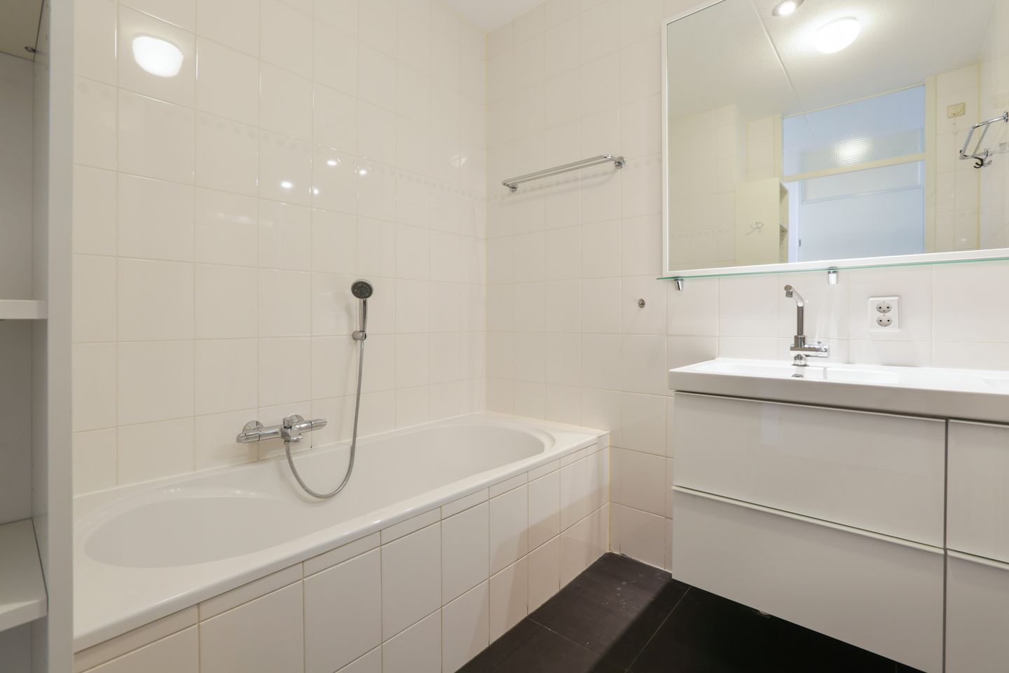 Photo 4 of Louise Henriëttestraat 2-M