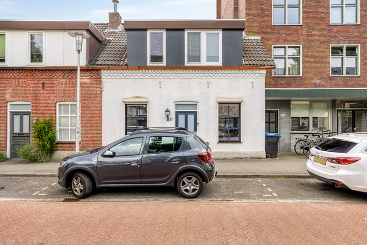 Photo 2 of van Kinsbergenstraat 37