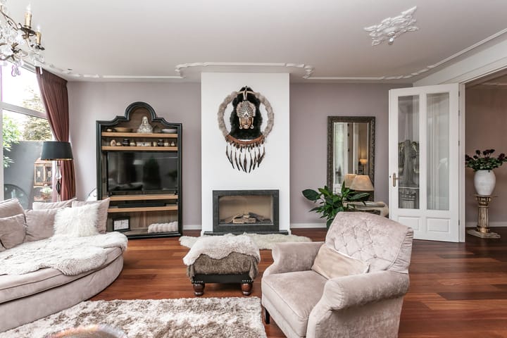 Photo 8 of Julianastraat 45