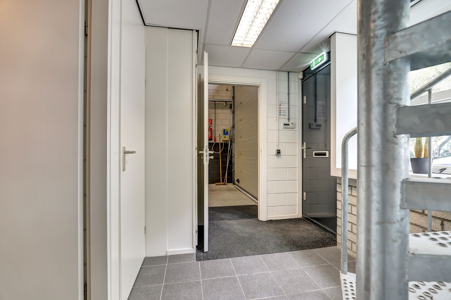 View photo 5 of James Wattstraat 15-c