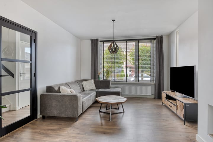 Foto 8 van Leliestraat 9