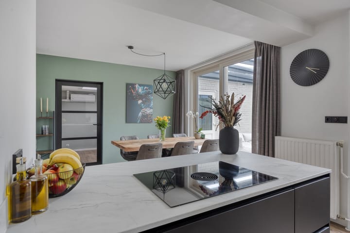 Foto 18 van Leliestraat 9