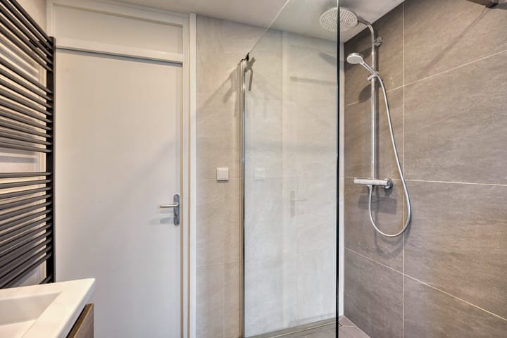 Foto 32 van Leliestraat 9