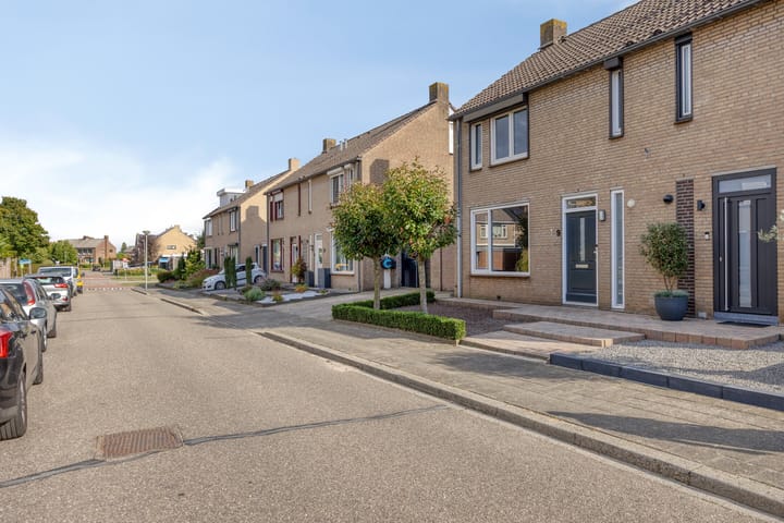 Foto 48 van Leliestraat 9