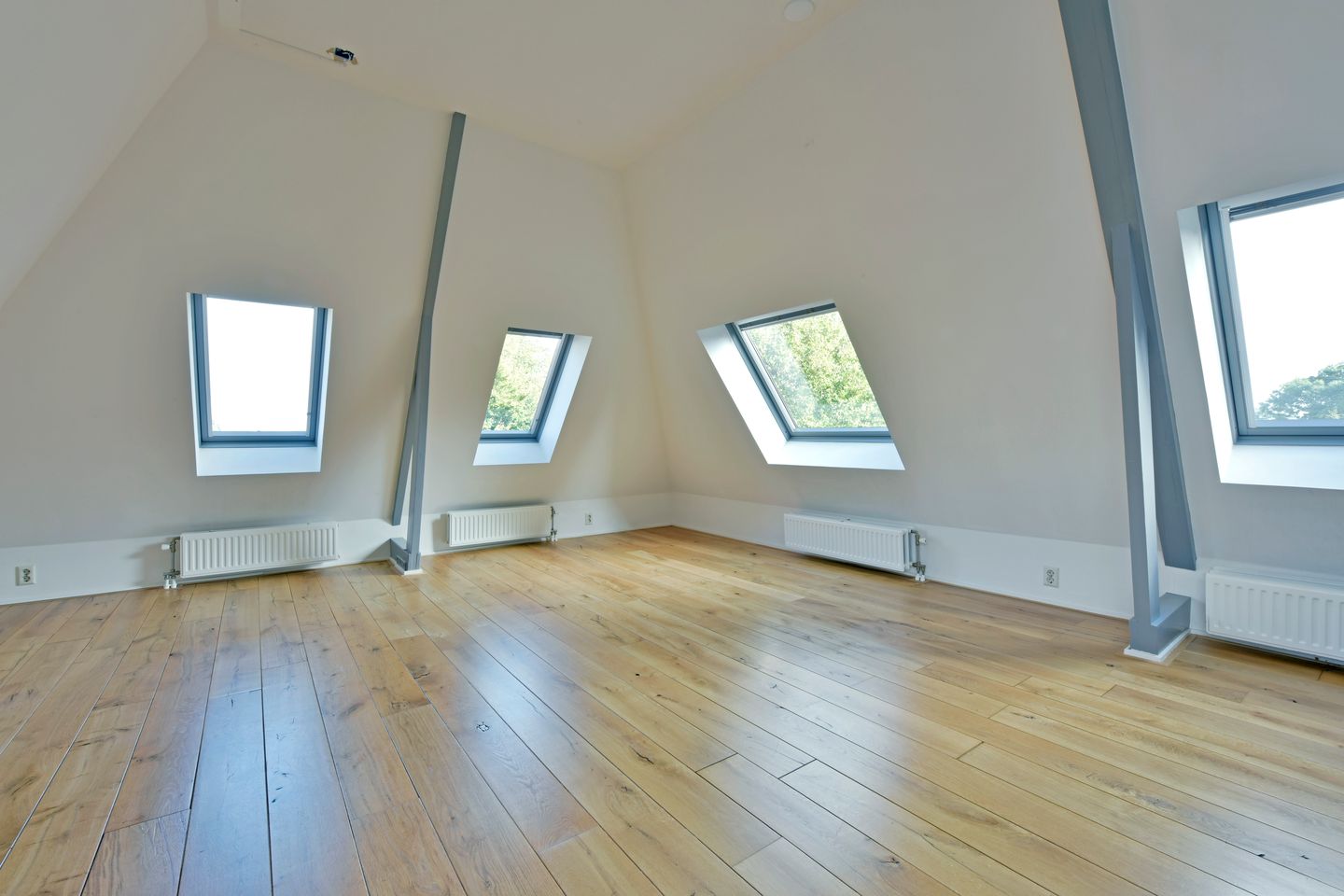 Foto 5 van Klooster Leuterstraat 31-09