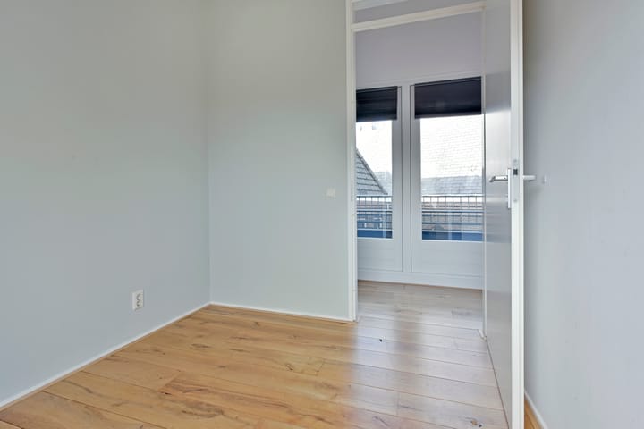 Foto 15 van Klooster Leuterstraat 31-09