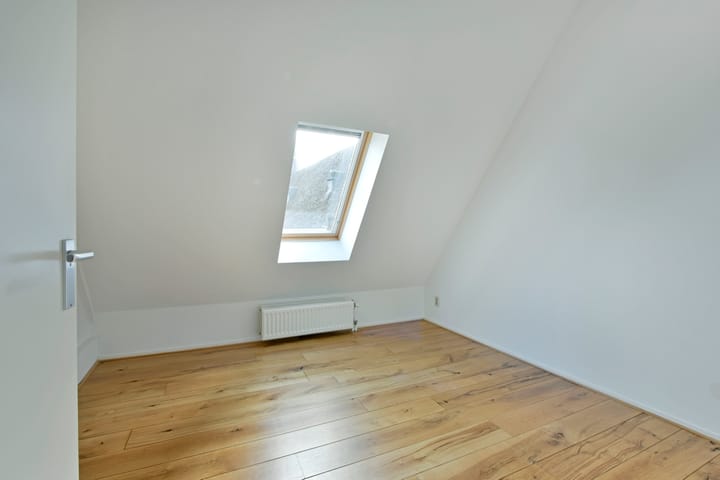 Foto 16 van Klooster Leuterstraat 31-09