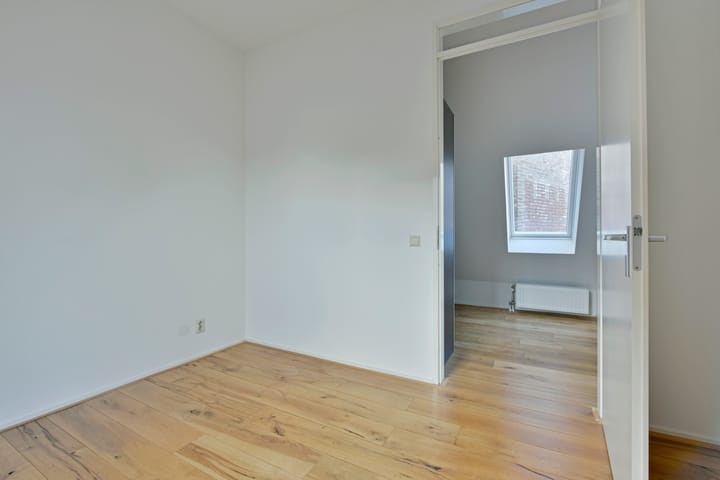 Foto 17 van Klooster Leuterstraat 31-09