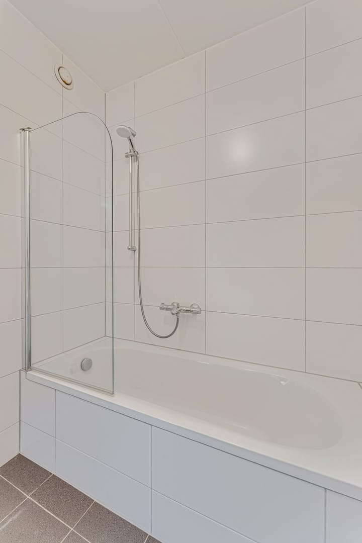 Photo 24 of Troelstraweg 93