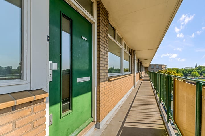 Photo 27 of Troelstraweg 93