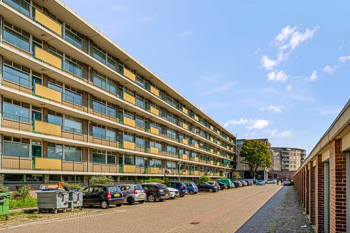 Photo 32 of Troelstraweg 93