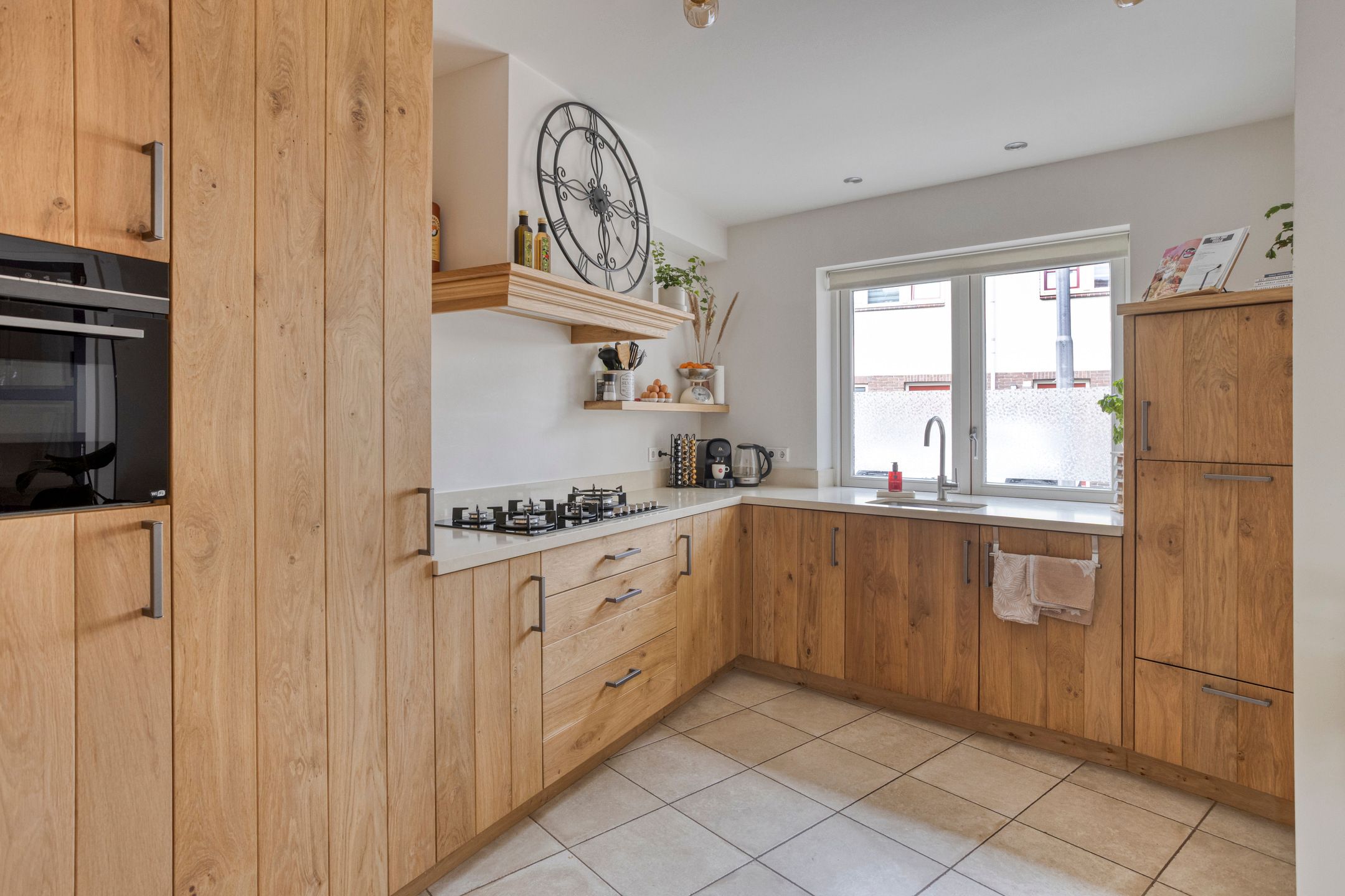 Photo 15 of Van der Aastraat 25