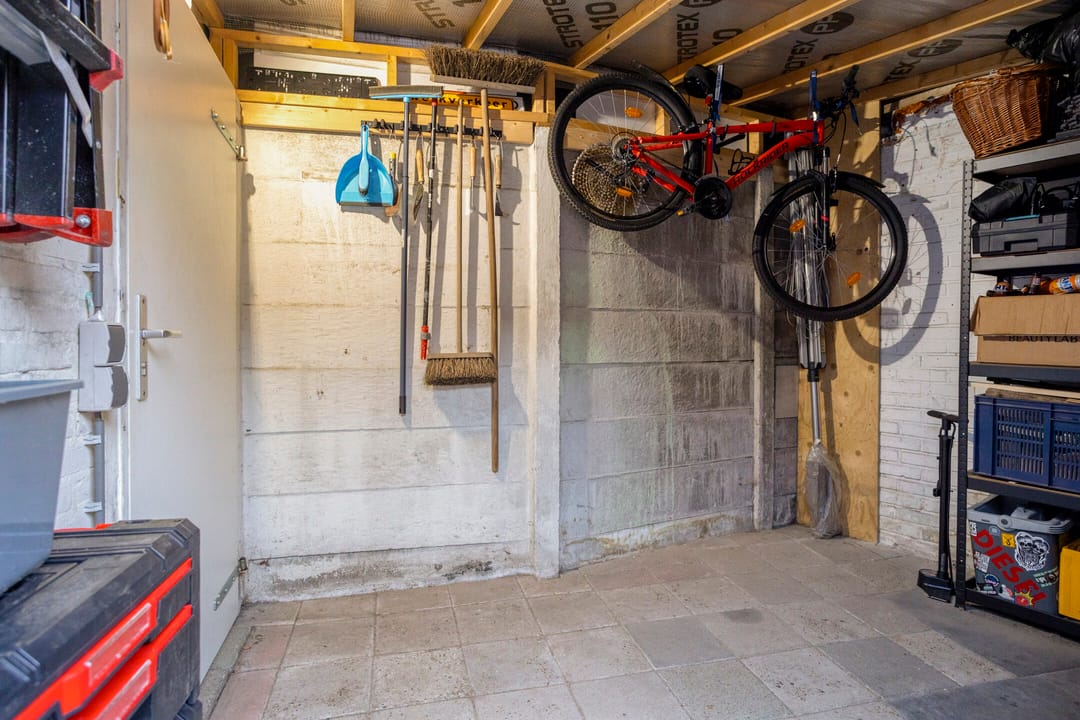 Photo 37 of Van der Aastraat 25