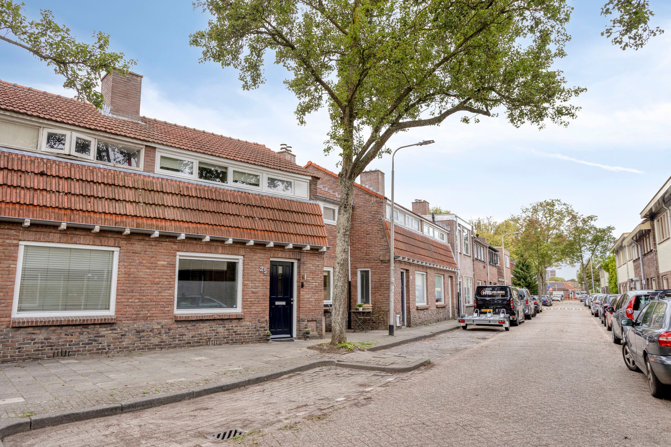 Photo 39 of Van der Aastraat 25