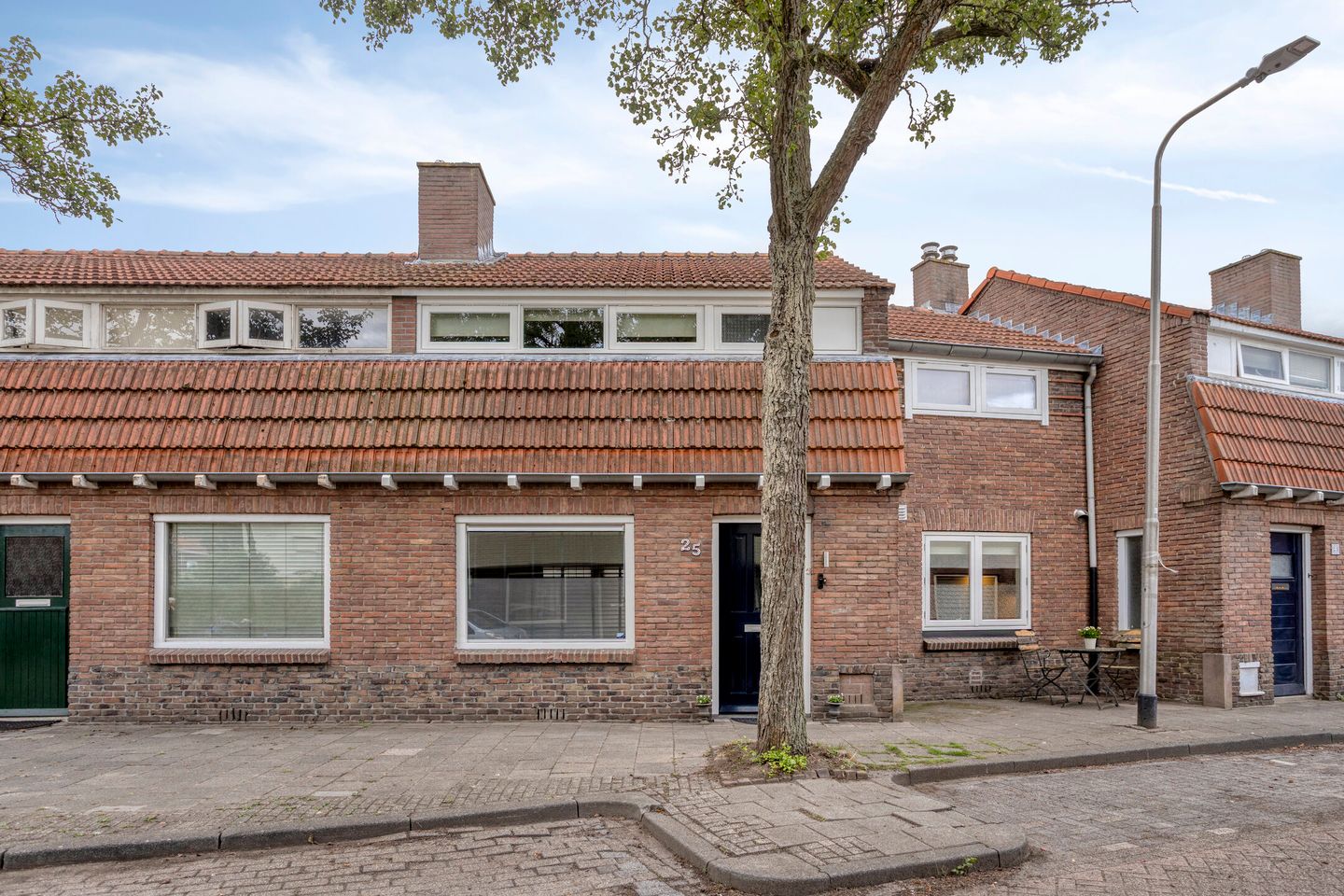 Photo 40 of Van der Aastraat 25