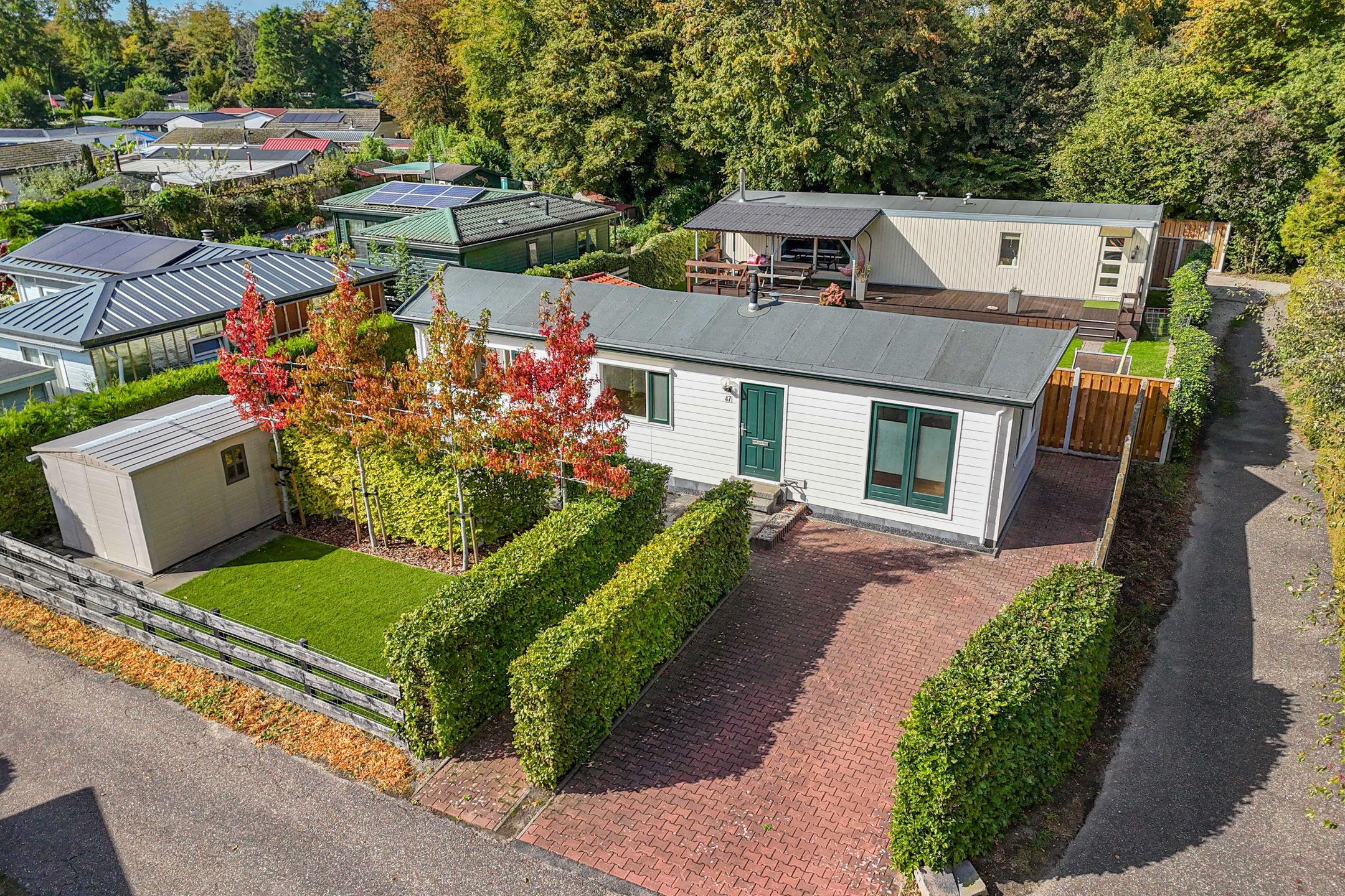 1-bedroom freehold villa in Rutten — photo 1 of 5