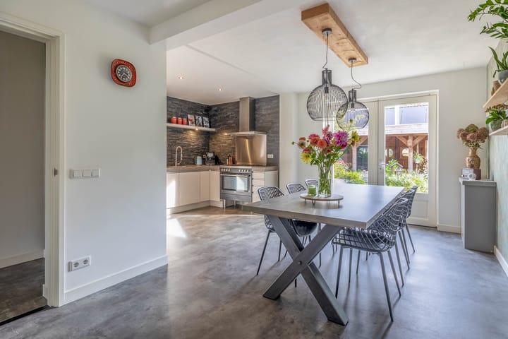 Foto 11 van Dominee Swaluestraat 4