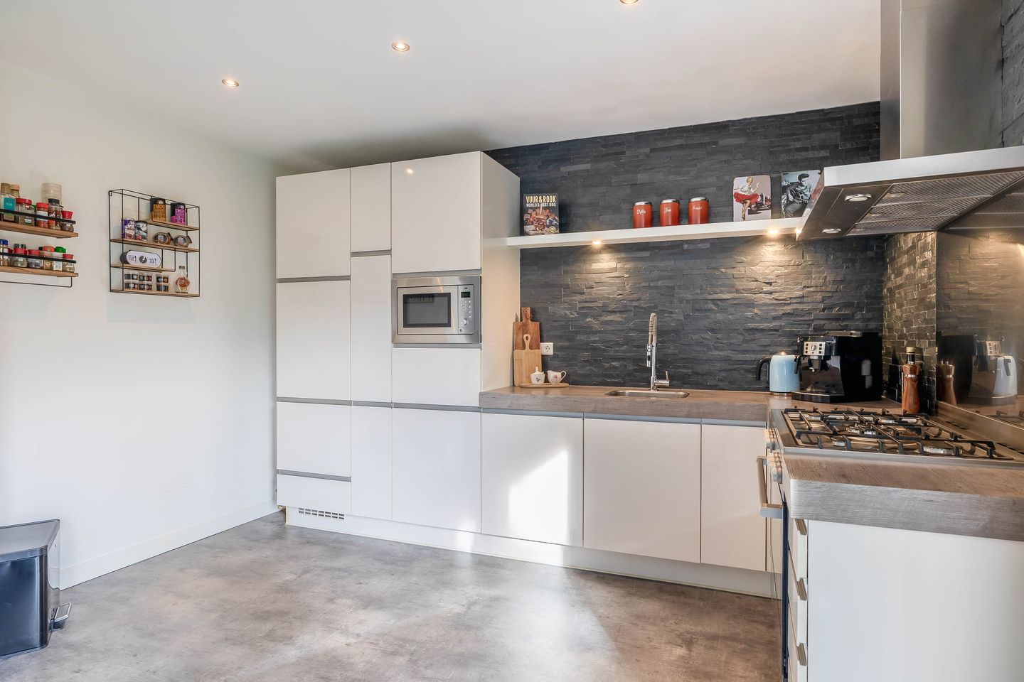 Photo 14 of Dominee Swaluestraat 4