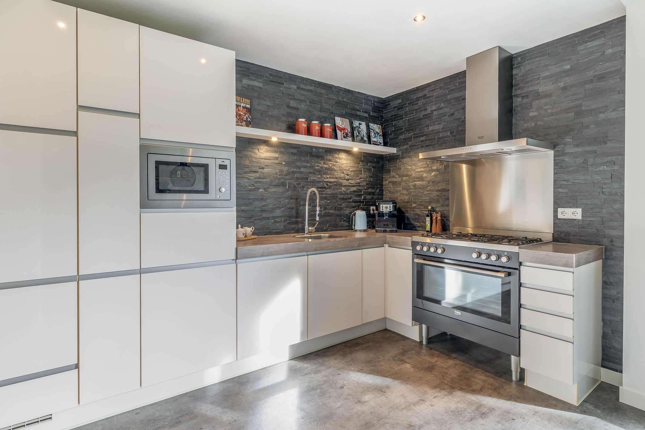 Photo 15 of Dominee Swaluestraat 4