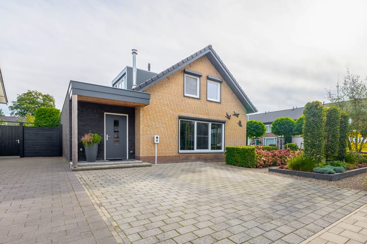 Foto 37 van Dominee Swaluestraat 4