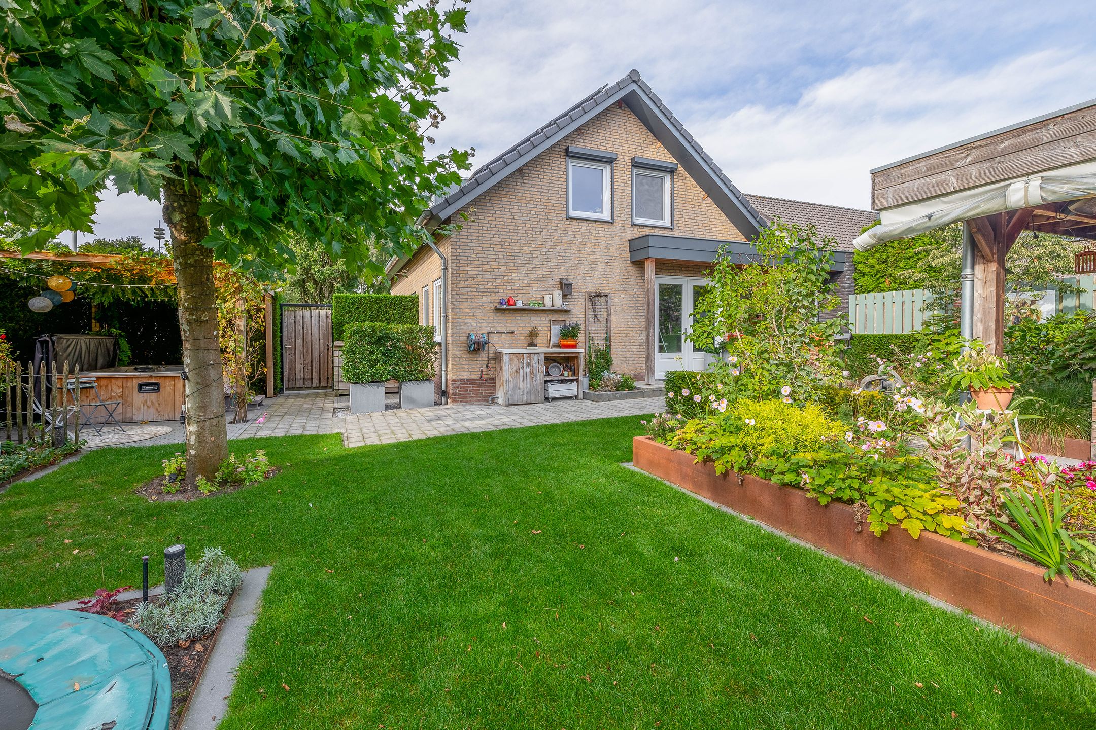 Photo 39 of Dominee Swaluestraat 4