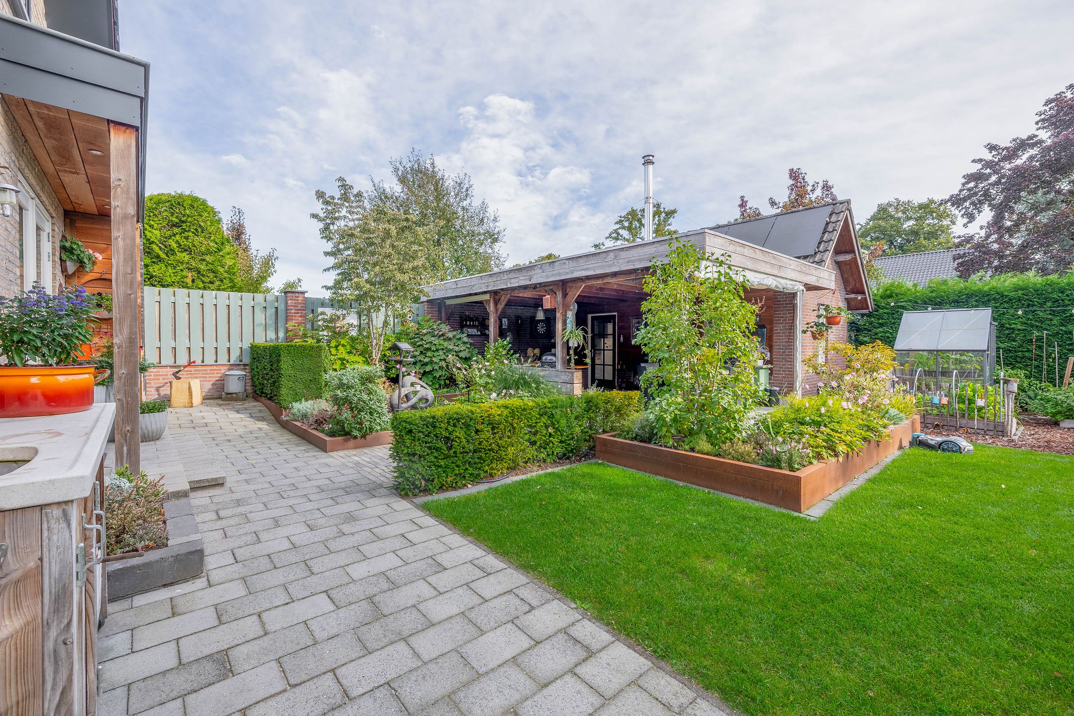 Photo 42 of Dominee Swaluestraat 4