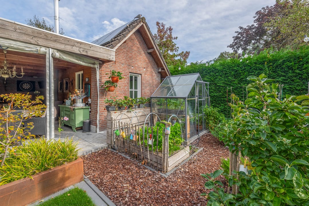 Photo 46 of Dominee Swaluestraat 4