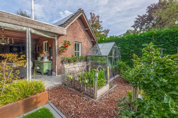 Foto 46 van Dominee Swaluestraat 4