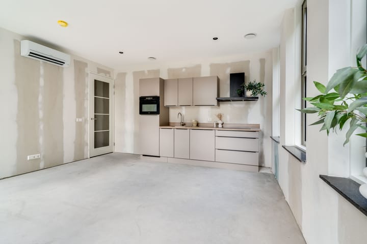 Photo 3 of Raadhuisplein 22