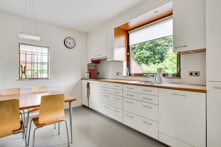 Foto 3 van Dr Poelsstraat 9