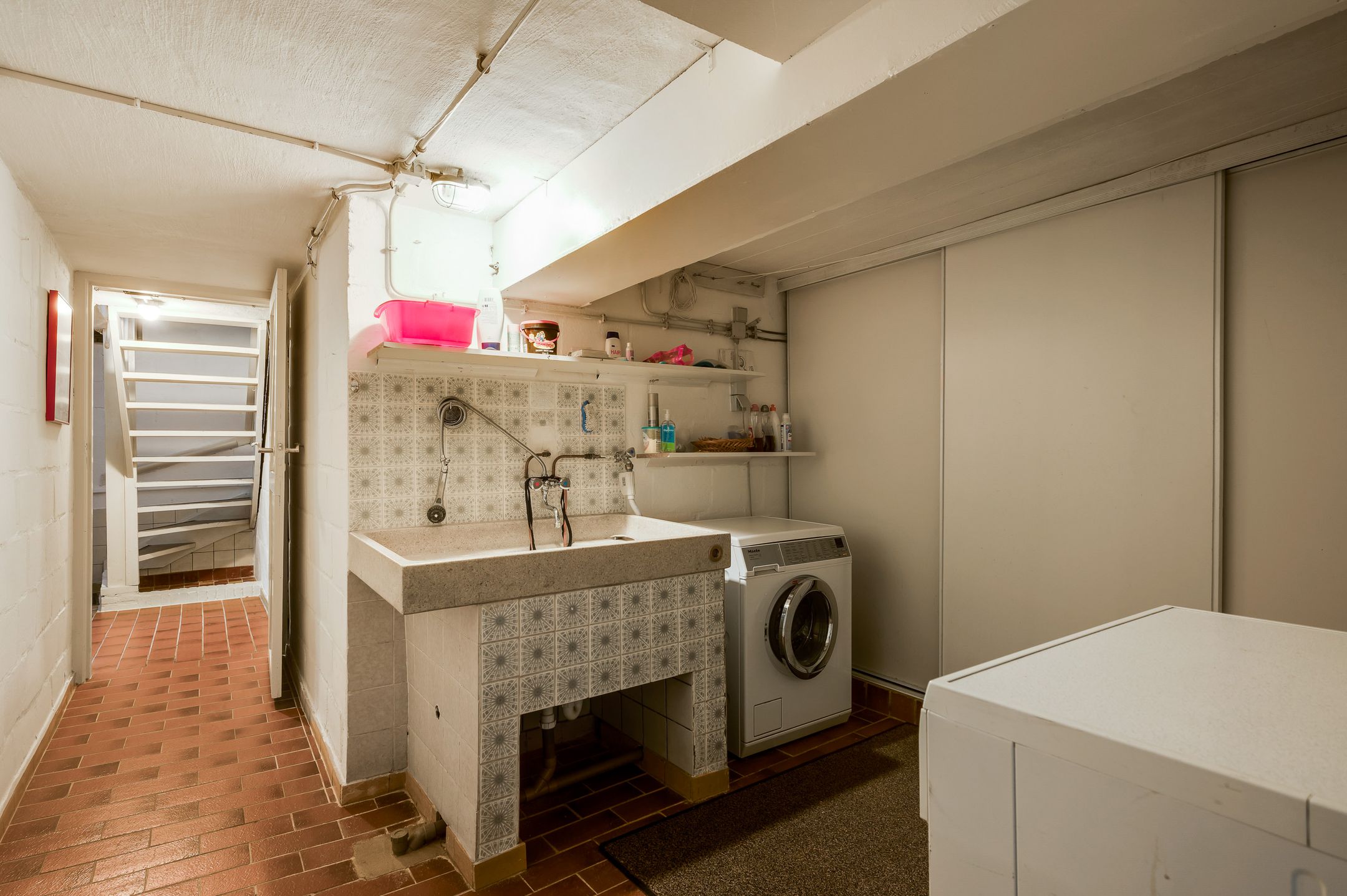 Photo 24 of Dr Poelsstraat 9