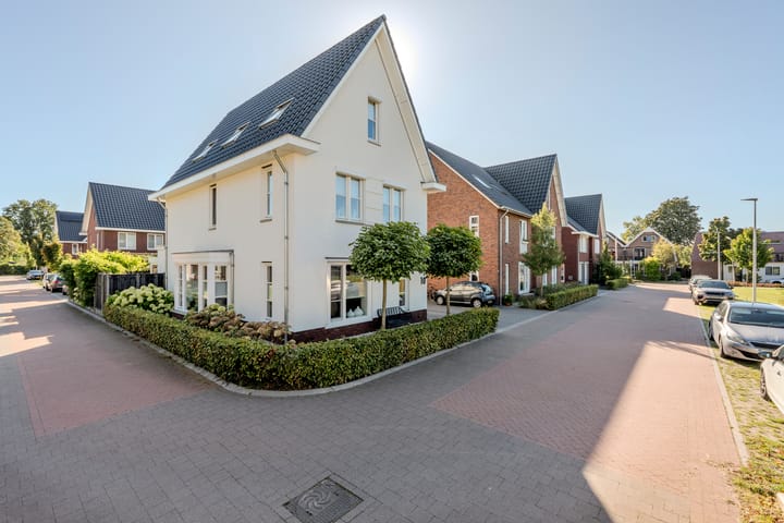 Foto 6 van Menso Altinghof 10