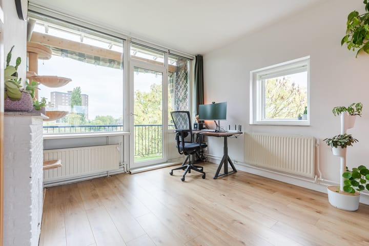 Photo 9 of Heidevenstraat 145