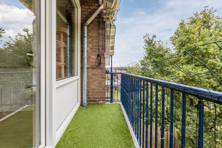 Photo 11 of Heidevenstraat 145