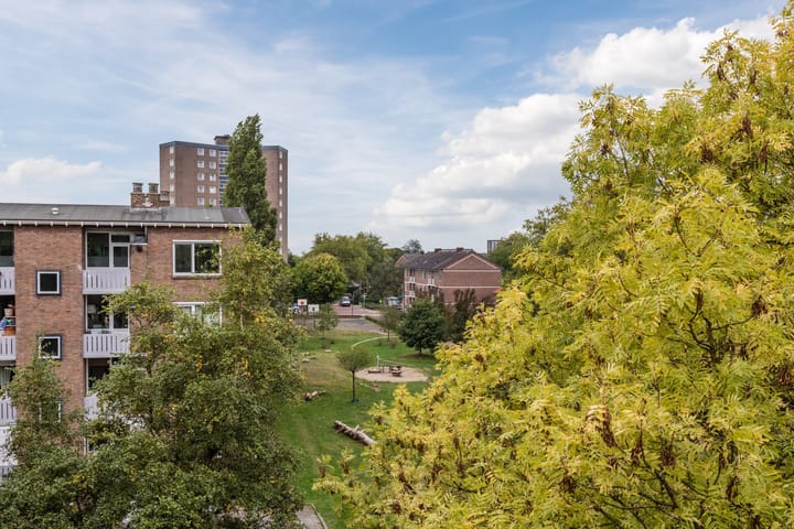 Photo 14 of Heidevenstraat 145