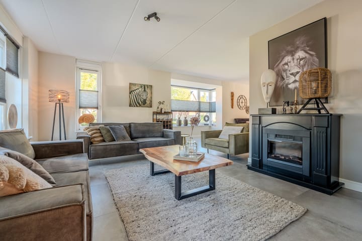 Foto 15 van Menso Altinghof 10