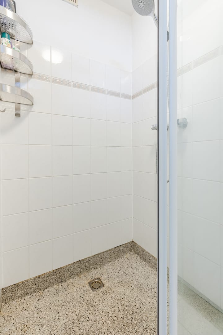 Photo 28 of Heidevenstraat 145