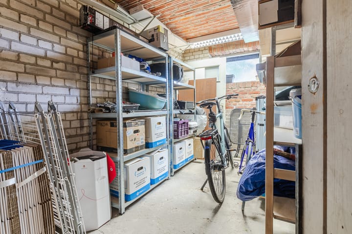 Photo 29 of Heidevenstraat 145