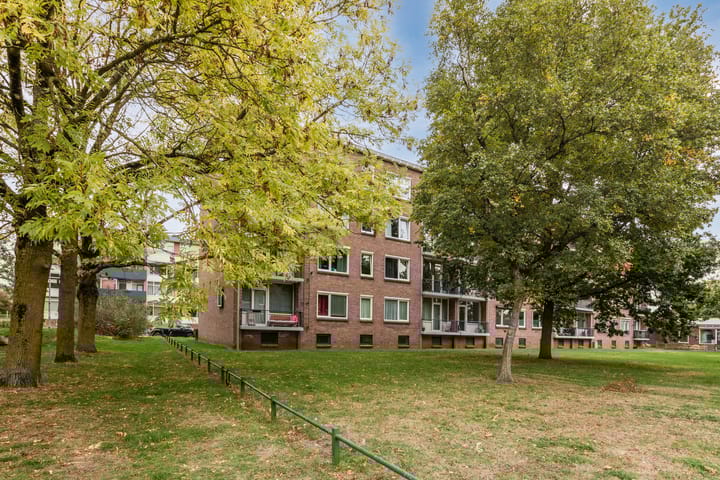 Photo 32 of Heidevenstraat 145