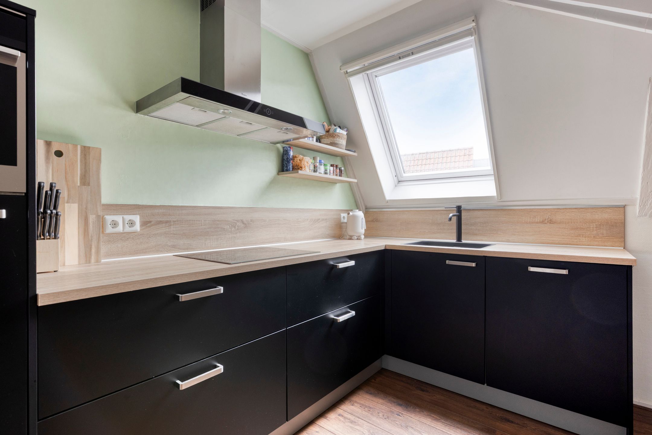 Photo 3 of Spoorstraat 8-F