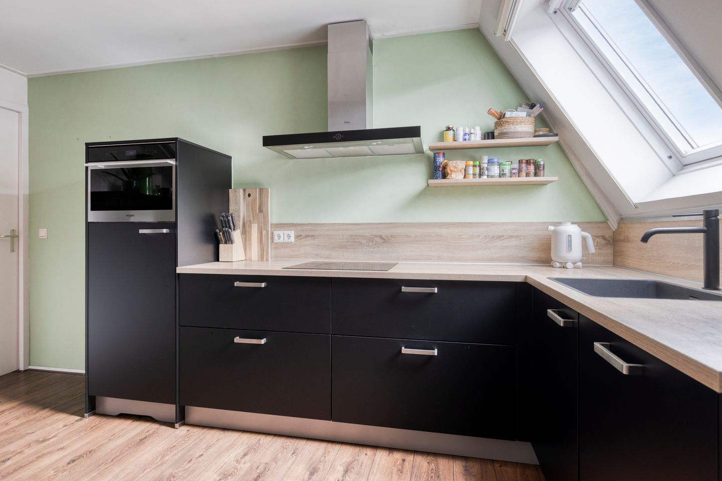 Photo 19 of Spoorstraat 8-F