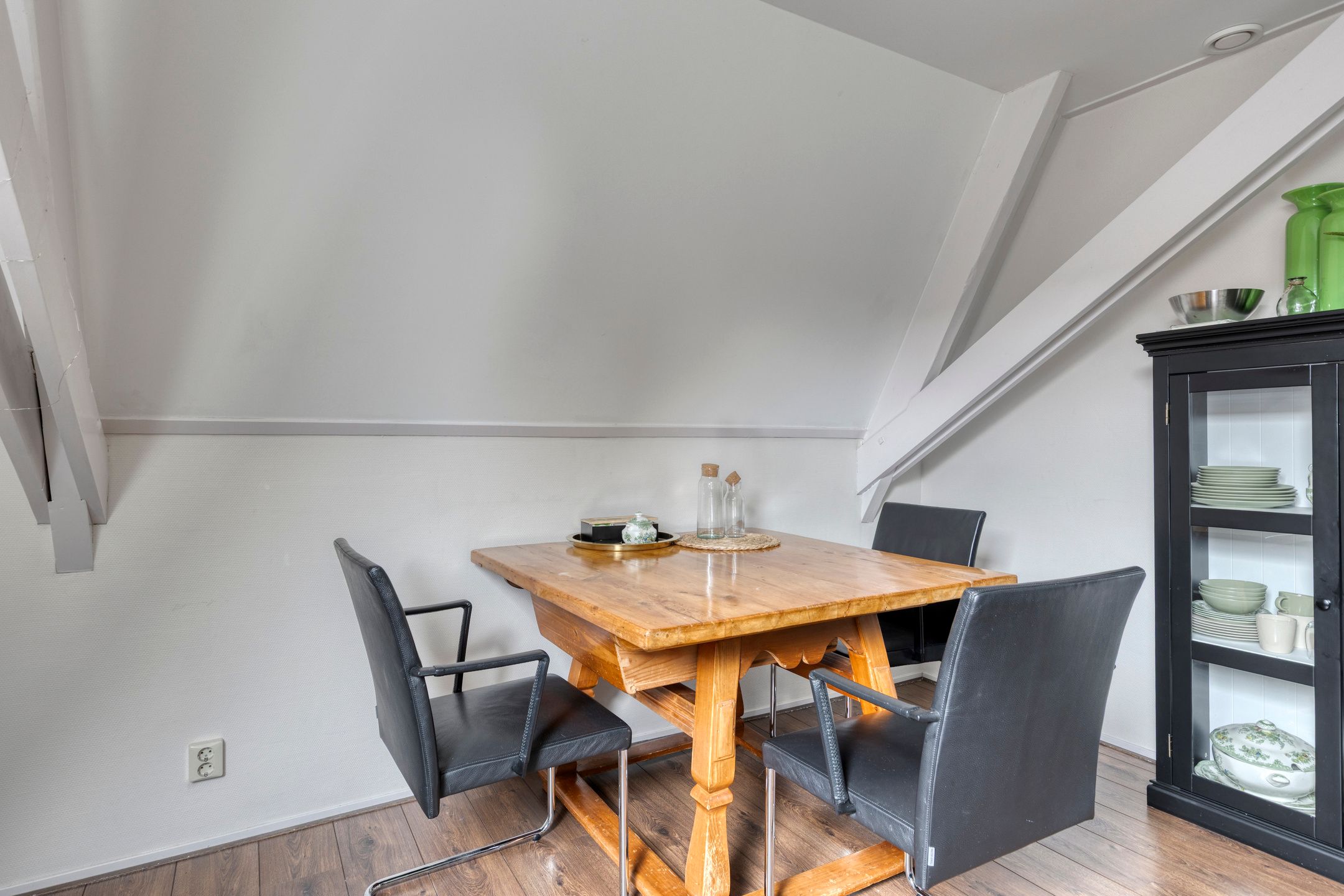 Photo 21 of Spoorstraat 8-F