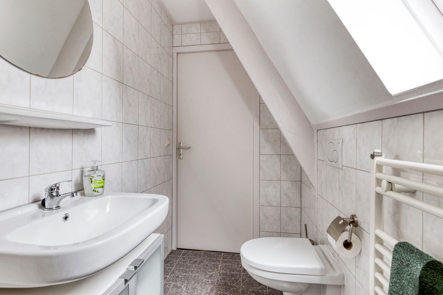 Photo 29 of Spoorstraat 8-F